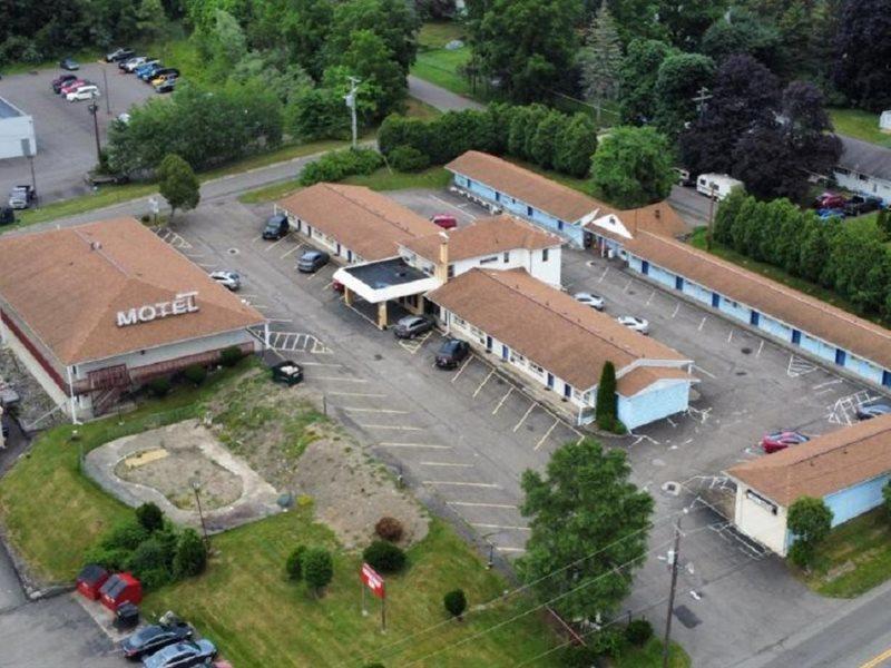 Parkway Inn Vestal Exteriör bild