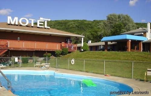 Parkway Inn Vestal Exteriör bild